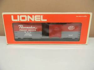 lot 4 image: LIONEL - NYC PACEMAKER BOX CAR 6-9754 - IN ORIGINAL BOX - NICE - GREAT PIECE - SEE PICTURES