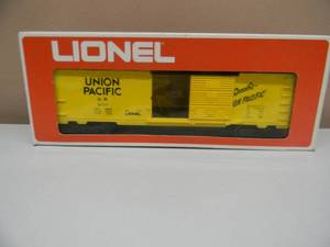 lot 18 image: LIONEL - UNION PACIFIC BOX CAR 6-9717 - IN ORIGINAL BOX - NICE - GREAT PIECE - SEE PICTURES