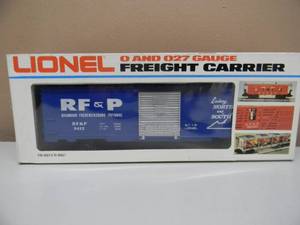 lot 21 image: LIONEL FREIGHT CARRIER - RICHMOND, FREDRICKSBURG & POTOMAC BOX CAR 6-9412 - IN ORIGINAL BOX - NICE - GREAT PIECE - SEE PICTURES