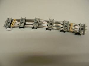 lot 33 image: LIONEL - #6-65572 O GAUGE 072 CURVED TRACK, 16PIECES BRAND NEW IN BOX - FANTASTIC PIECES - SEE PICTURES