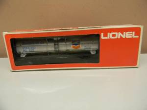 lot 40 image: LIONEL - CHEVRON TANK CAR  #6-9153 - IN ORIGINAL BOX - NICE - FANTASTIC PIECE - SEE PICTURES