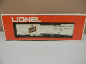 lot 42 image: LIONEL - SCHLITZ BEER BILLBOARD REEFER #6-9851 - IN ORIGINAL BOX - NICE - FANTASTIC PIECE - SEE PICTURES