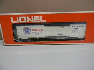 lot 46 image: LIONEL - PABST BLUE RIBBON BEER BILLBOARD REEFER #6-9859 - IN ORIGINAL BOX - NICE - FANTASTIC PIECE - SEE PICTURES