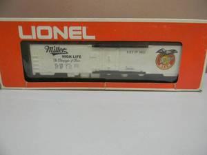 lot 49 image: LIONEL - MILLER BEER BILLBOARD REEFER CAR #6-9852 - IN ORIGINAL BOX - NICE - FANTASTIC PIECE - SEE PICTURES
