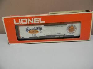 lot 57 image: LIONEL - GOLD MEDAL FLOUR BILLBOARD REEFER CAR #6-9860 - IN ORIGINAL BOX - NICE - FANTASTIC PIECE - SEE PICTURES