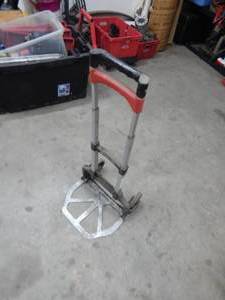 lot 16 image: Folding 2-Wheel Dolly