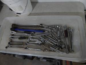 lot 48 image: Large Assortment Of Ratchets, Extensions & Adapters