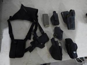 lot 67 image: Assorted Pistol Holsters