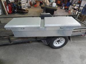 lot 4 image: Delta Full Size Truck Tool Box
