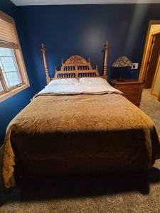 Thomasville Queen bed frame and metal bed rails