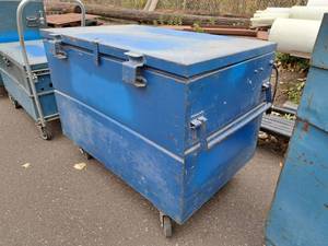 lot 9 image: Site Job Box 48x30x38 (empty)