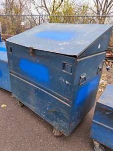 lot 11 image: Site Job Box 48x30x55 (empty)