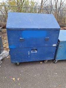 lot 13 image: Site Job Box 48x30x55 (empty)