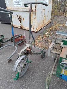 lot 29 image: Greenlee 1818 Pipe Bender