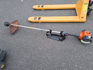 lot 44 image: Husqvarna 128LDX 28cc Gas Line Trimmer