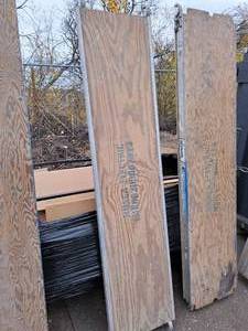 lot 64 image: 75 lbsq.ft. Wood Scaffolding Plank