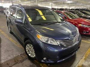 2017 Toyota Sienna XLE...ONLY 13,000 Miles