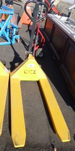 lot 10 image: Uline Scissors Lift Pallet Truck