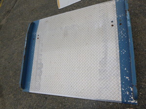 lot 21 image: Uline Dock Plate