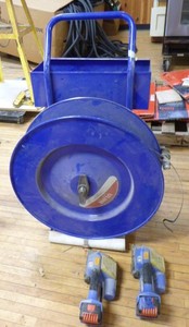 lot 33 image: Uline Strapper