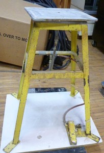 lot 36 image: Suction Table Stand