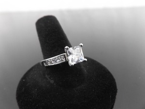 .925 Sterling Silver Princess Cut Zirconia Ring Size 9