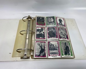 lot 122 image: Collectible Baseball Cards