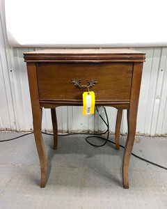 lot 101 image: Dressmaker Sewing Machine