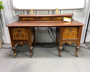 lot 104 image: Antique Desk