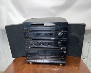 lot 86 image: Stereo