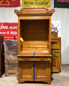 lot 6 image: Bookself Cabinet