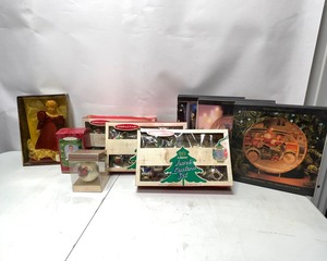 lot 347 image: Vintage Christmas Items