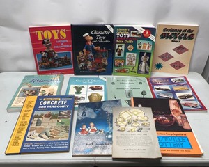 lot 353 image: Collectors Guides & Information Books