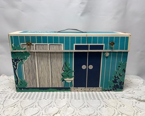 lot 384 image: 1962 Barbie Dream House
