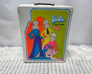 lot 385 image: Barbie Doll Trunk