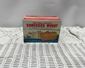 lot 393 image: Shredded Wheat Recipe Tin
