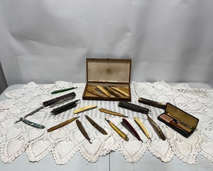 lot 346 image: Shaving Knives