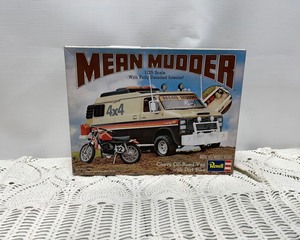 lot 54 image: Mean Mudder Model Kit