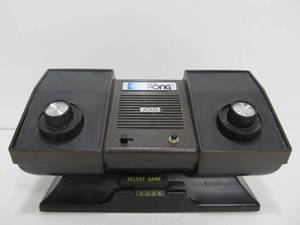 lot 15 image: Vintage ATARI Super Pong Video Game
