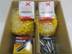 lot 19 image: New Paintball Packs & Co2 