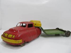 lot 30 image: Larger Vintage 1950s era Pressed Steel Toy Truck wFlatbed