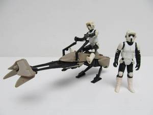 lot 102 image: Original Vintage 1983 STAR WARS Speeder Bike & 2 Drivers