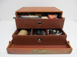lot 173 image: Vintage JET-RAY Wave Radio Tube Case Full of Tubes