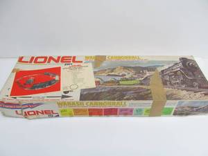 lot 190 image: Nice vintage LIONEL Wabash Cannonball Steam Locomotive Train Set