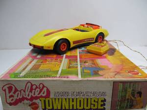 lot 193 image: Vintage BARBIE Townhouse & Super Vette