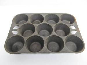 lot 229 image: Vintage GRISWOLD & WAGNER Ware Cast Iron Muffin Pan