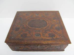 lot 244 image: Beautiful Antique 1900s Hand Carved Flemish Art Wood Box