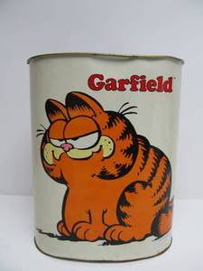 lot 156 image: Vintage 1970s GARFIELD Metal Trash Can