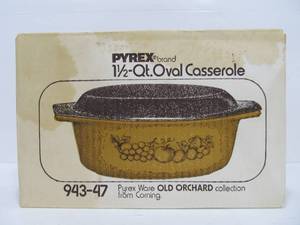 lot 73 image: Mint in Box Vintage PYREX Oval Casserole Dish wLid