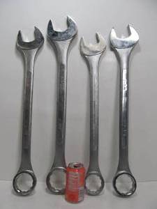lot 209 image: Set of 4 MASSIVE Heavy Duty Pittsburgh Pipe Wrenches